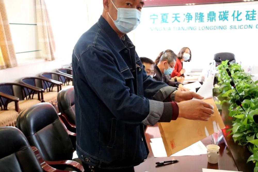 KY平台|西北碳化硅|绿碳化硅|黑碳化硅|碳化硅微粉|碳化硅颗粒|炼钢用碳化硅