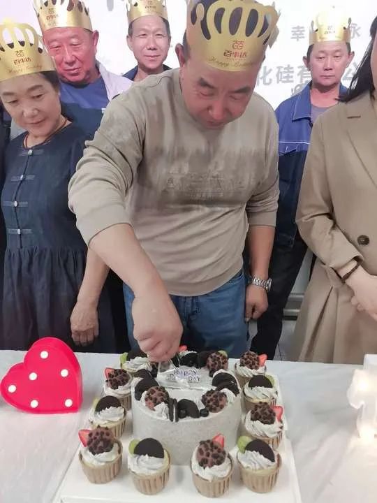 KY平台|西北碳化硅|绿碳化硅|黑碳化硅|碳化硅微粉|碳化硅颗粒|炼钢用碳化硅