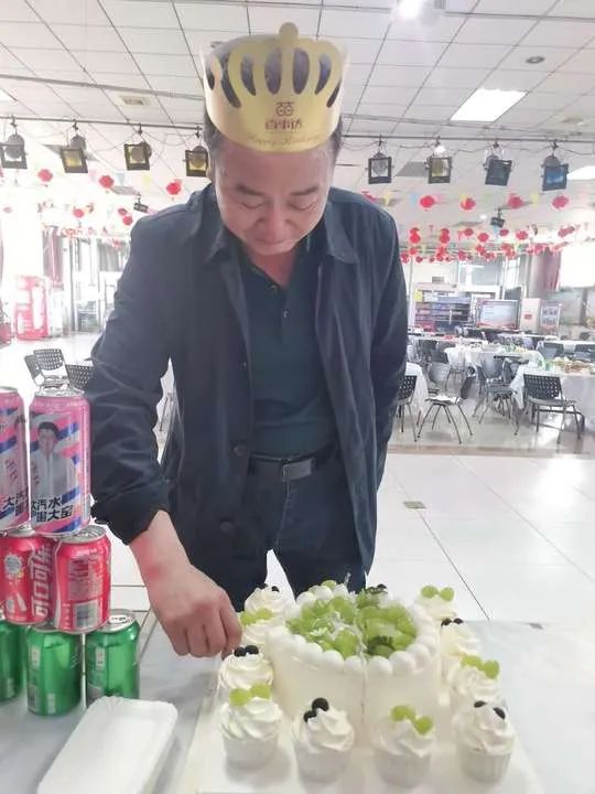 KY平台|西北碳化硅|绿碳化硅|黑碳化硅|碳化硅微粉|碳化硅颗粒|炼钢用碳化硅