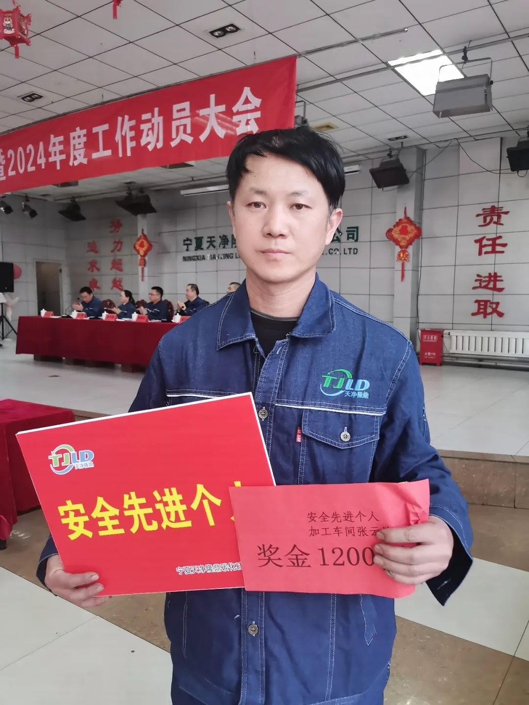 KY平台|西北碳化硅|绿碳化硅|黑碳化硅|碳化硅微粉|碳化硅颗粒|炼钢用碳化硅